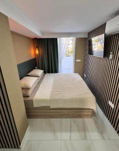 Las Americas 200A apartment