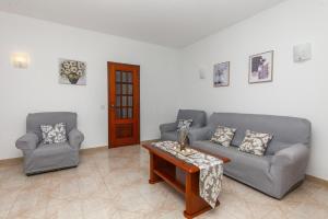 D02 - Carrob Street House