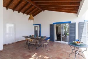 D13 - Eiras Velhas Holiday House in Almádena