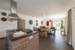 D13 - Eiras Velhas Holiday House in Almádena