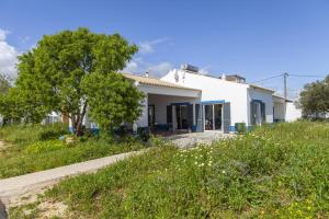 D13 - Eiras Velhas Holiday House in Almádena