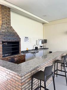 Apartamento térreo em condomínio 24 hrs