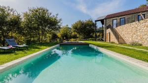 Douro villa with pool, jacuzzi, garden and views