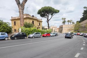 Vatican Charm 5 min walk