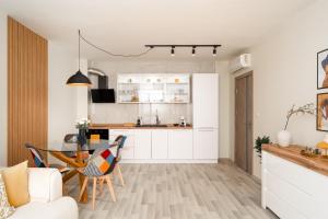 Apartment Irini- sea view, free parking, complex Carpe Diem