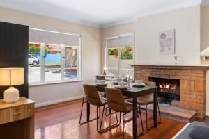 Warm and Cozy Retreat near shops and transport