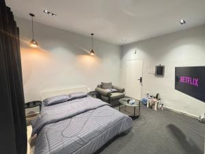 استوديو بتصميم هادئ ومريح في قلب الخبر