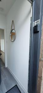 Rook View, Modern Coastal Retreat with Free Parking