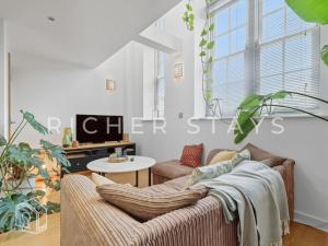 Botanical Loft Retreat