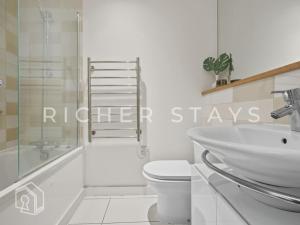 Bright Highbury Loft Apartment