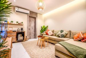 شقه بوهيميه ببرج مطل ع البحيره وبالقرب من جسر البحرين