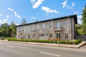 Sonoma Stonehouse Suite 10