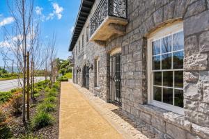 Sonoma Stonehouse Suite 9