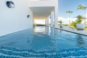 Onda Belize & Mistico Beach Club + Boat Shuttle