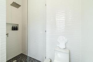 Sunset Serenity and Mistico Beach Club plus Boat Shuttle