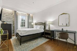 Sonoma Stonehouse Suite 14