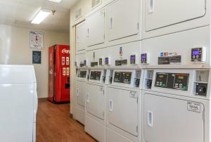 HomeTowne Studios by Red Roof Houston - Northwest