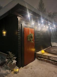 Drive & stay arctic Villa with car, sauna and hot tube