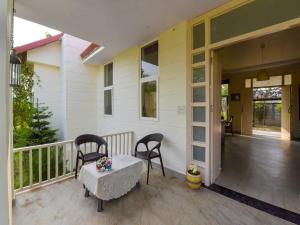 Ayut Sidhhi-3bhk Villa by DanCenter | Pvt Pool | Garden View