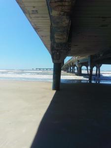 Casa com piscina! Sol da justiça!