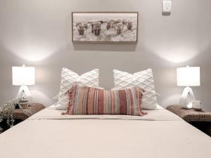 Lux and thee City - Fort Worth - Same Day Bookings