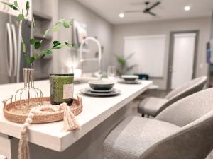 Lux and thee City - Fort Worth - Same Day Bookings