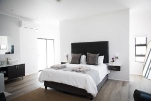 MontMartre Chalets & Venue