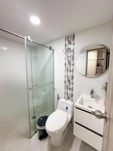 Apto moderno con AC y Excelente Ubicacion