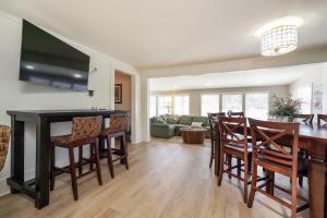 Cozy Lake House on Abbots Creek, Lexington NC