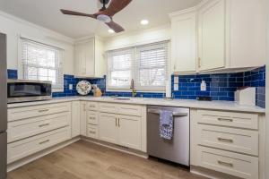 Cozy Lake House on Abbots Creek, Lexington NC