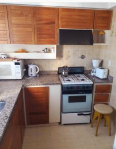 Playa Varese Elegante Piso 14 todo con vista al mar USO RESIDENCIAL FAMILIAR