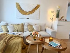 apartino - FREE parking, balcony, easy city access, metro station, nespresso, netflix