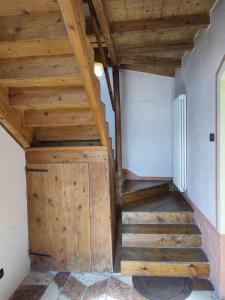 Entire House with fireplace and private forest