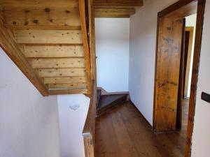 Entire House with fireplace and private forest