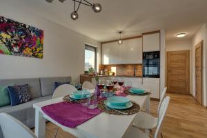 Wakacyjne Historie - nowoczesne i komfortowe apartamenty ze SPA u podnóża Śnieżnika