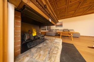 NEW Engadine Alpine Apartment - Pool & Sauna