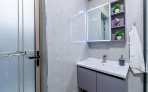 Modern 1BR on Westlands Road, Near GTC