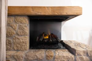New Premium Studio with eFireplace, Pool & Sauna