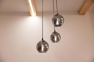 New Exclusive Studio with Fireplace, Pool & Sauna