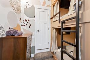 Family Friendly Spacious Townhome Across From Holiday Valley