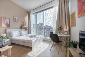 Free housekeeping visits during your stay - StayShort - Modern & Inviting Studio in Discovery Gardens