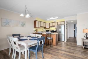 One of a Kind Direct Bay Views From This 3 Bedroom