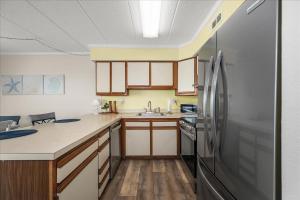 One of a Kind Direct Bay Views From This 3 Bedroom