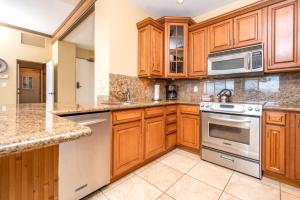 Kapalua Golf Villas KBM Resorts Whale Watching 2 Units 3 Bedrooms ML-2219