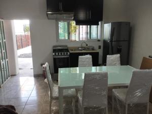 Bonita casa equipada, cerca de jardines de México