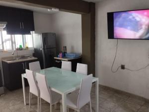 Bonita casa equipada, cerca de jardines de México