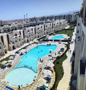 Sahl Hasheesh Finest Chalet - Gravity resort beachfront family 2 bedroom - garden pools view waterpark NON EGYPTIAN ONLY