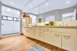 Kapalua Ridge Villas Ocean Views Grass Lawn KBM Resorts 3 Units 5 Bedrooms ML-2513