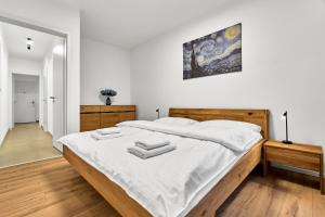 Velvet by Mountain ways