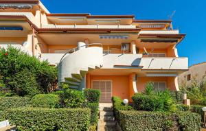 Stunning Apartment In Badesi